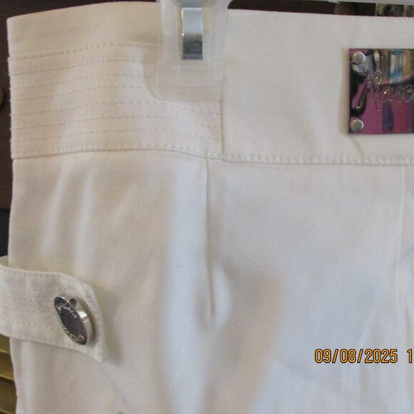 Woman's trousers - Picture 2 of 5